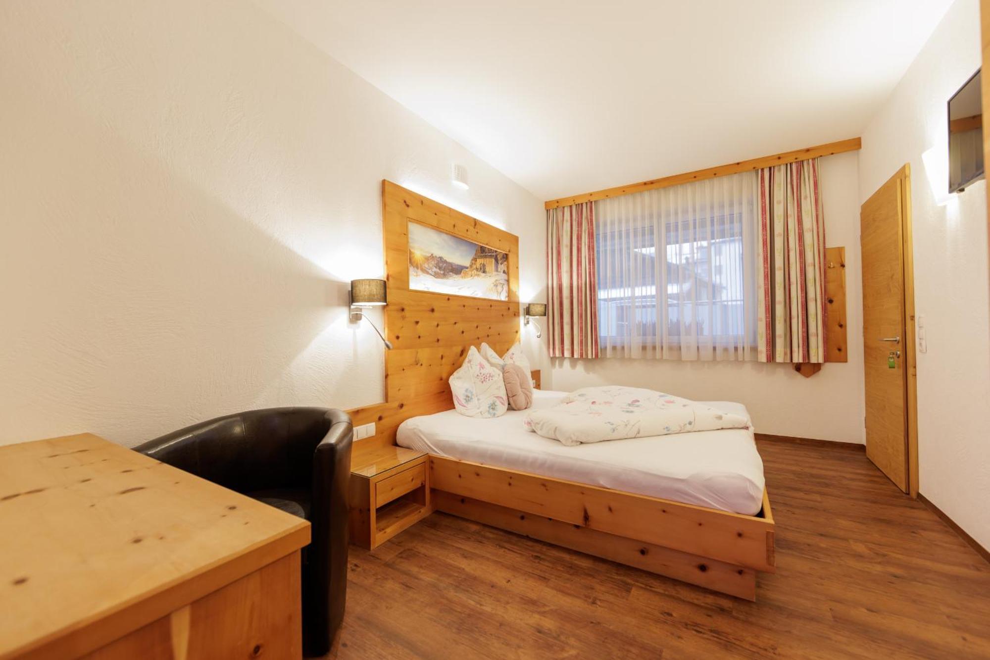 Apartmenthaus Goldeck Ried im Oberinntal Exterior photo