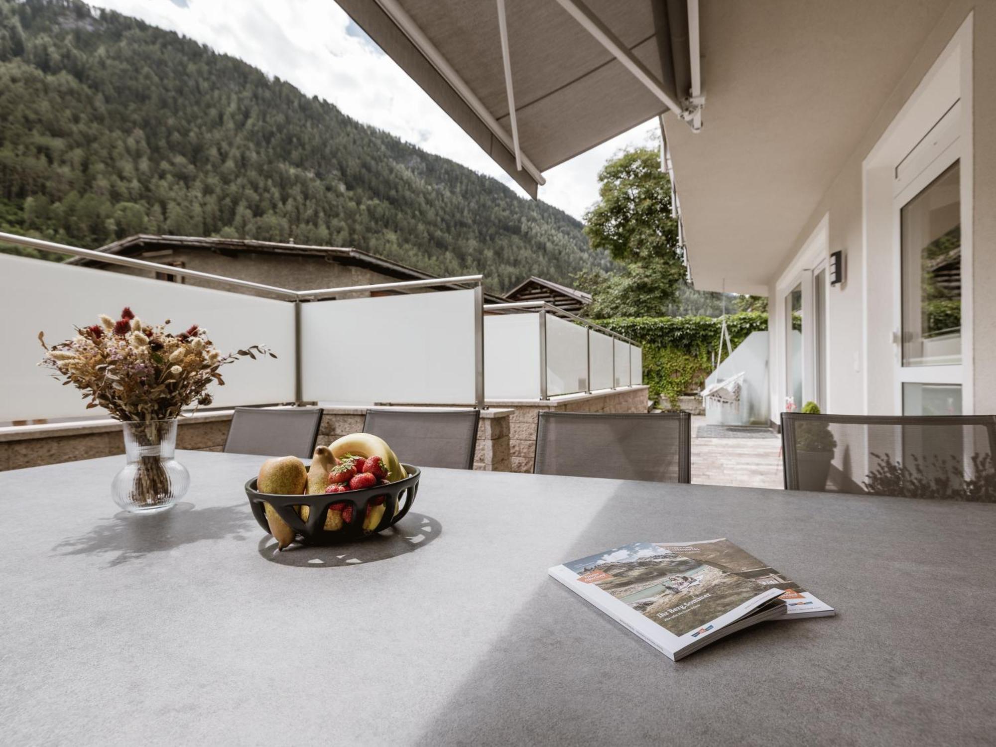Apartmenthaus Goldeck Ried im Oberinntal Exterior photo